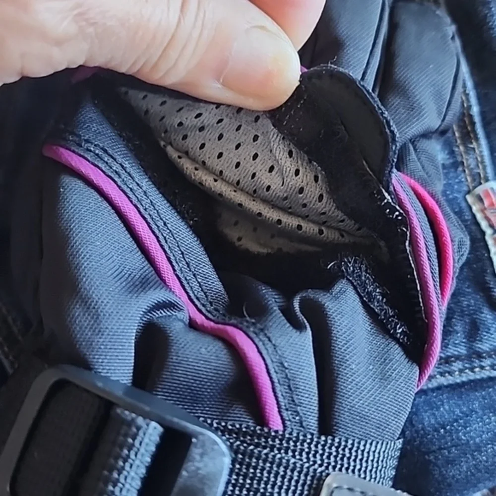 Head snow gloves med has heat pocket on‎ top